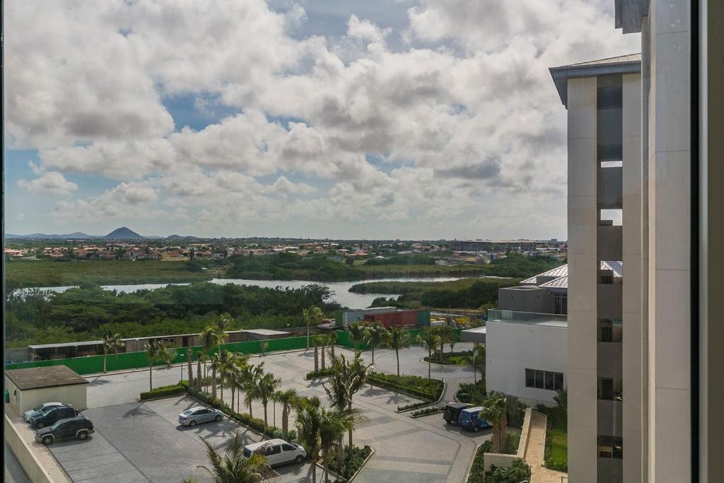 Azure Beach Residences Palm Beach ภายนอก รูปภาพ