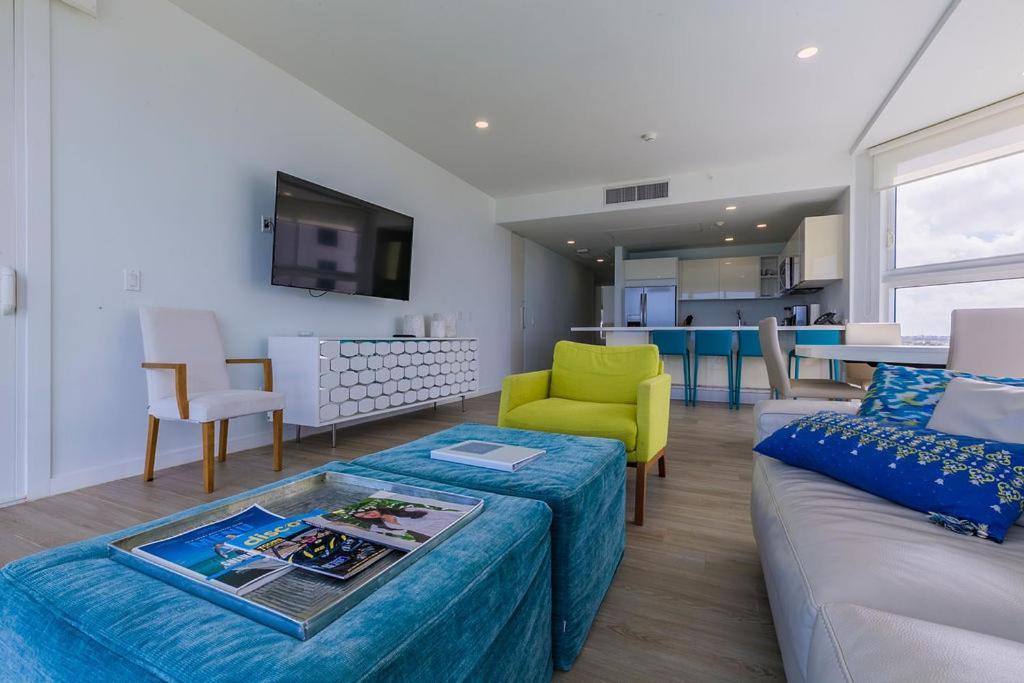 Azure Beach Residences Palm Beach ภายนอก รูปภาพ