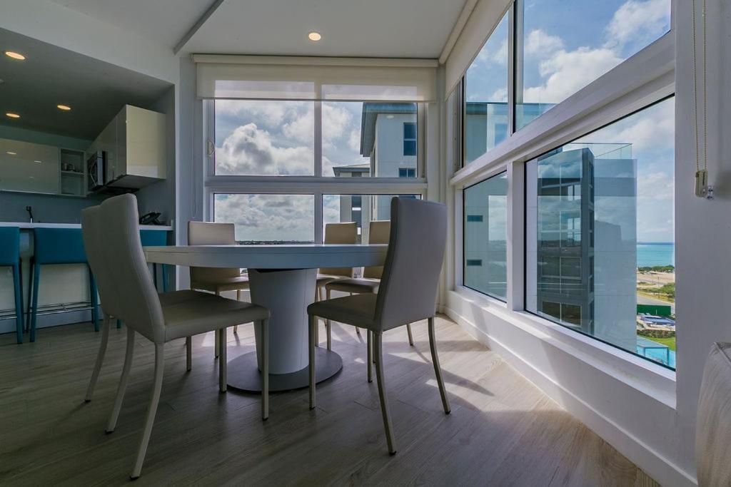 Azure Beach Residences Palm Beach ภายนอก รูปภาพ