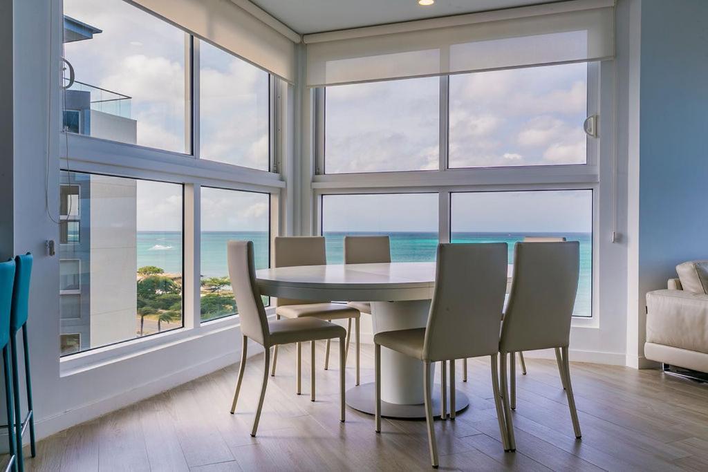 Azure Beach Residences Palm Beach ภายนอก รูปภาพ