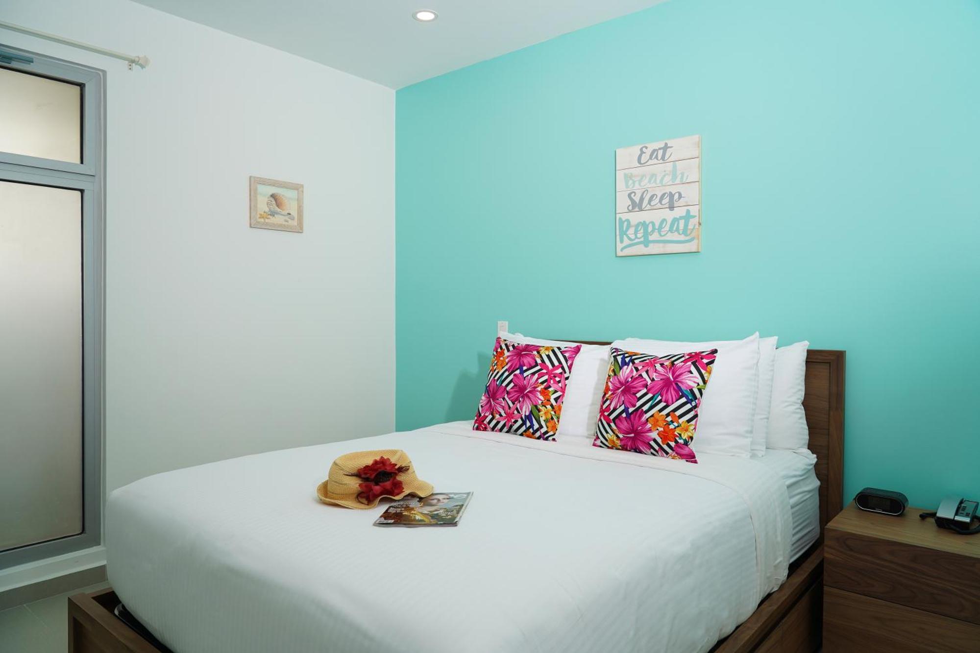 Azure Beach Residences Palm Beach ภายนอก รูปภาพ