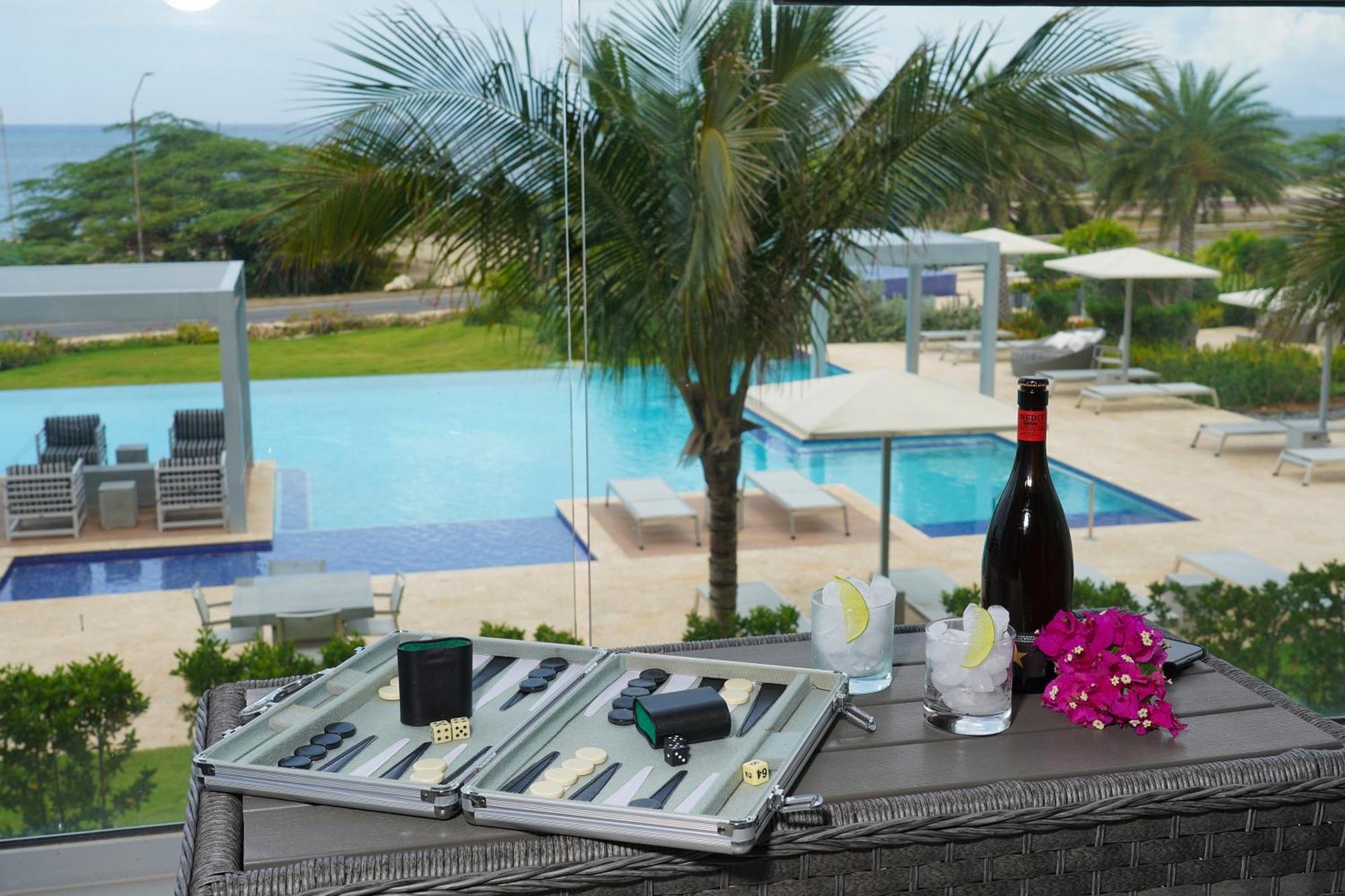 Azure Beach Residences Palm Beach ภายนอก รูปภาพ