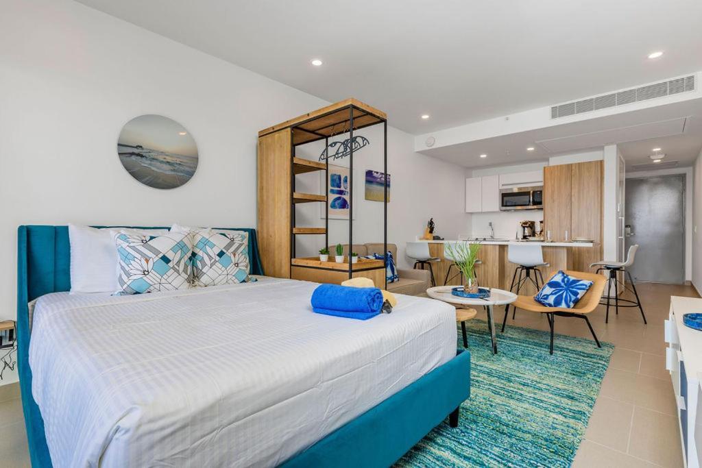 Azure Beach Residences Palm Beach ภายนอก รูปภาพ
