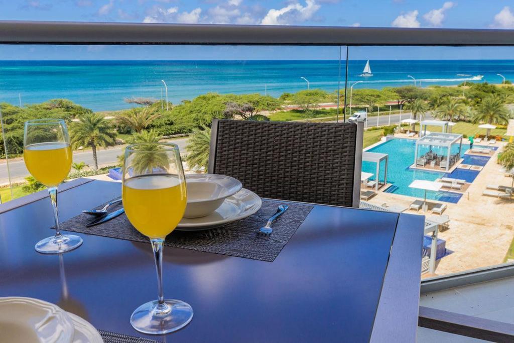 Azure Beach Residences Palm Beach ภายนอก รูปภาพ