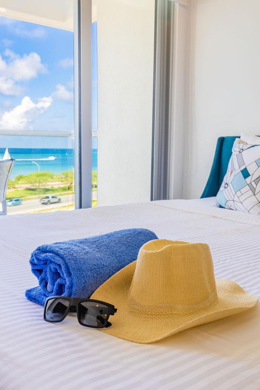 Azure Beach Residences Palm Beach ภายนอก รูปภาพ